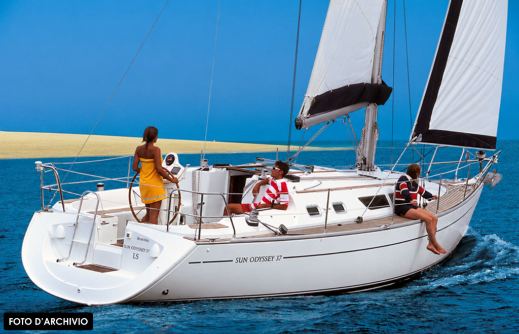 Sun Odyssey 37